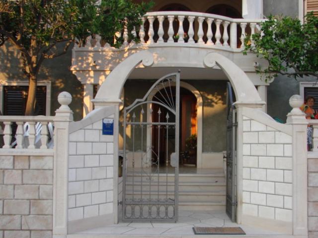 Vila Anita Sumartin Exterior photo